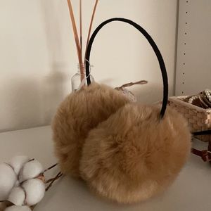 New with tag! Earmuff for winter trips.